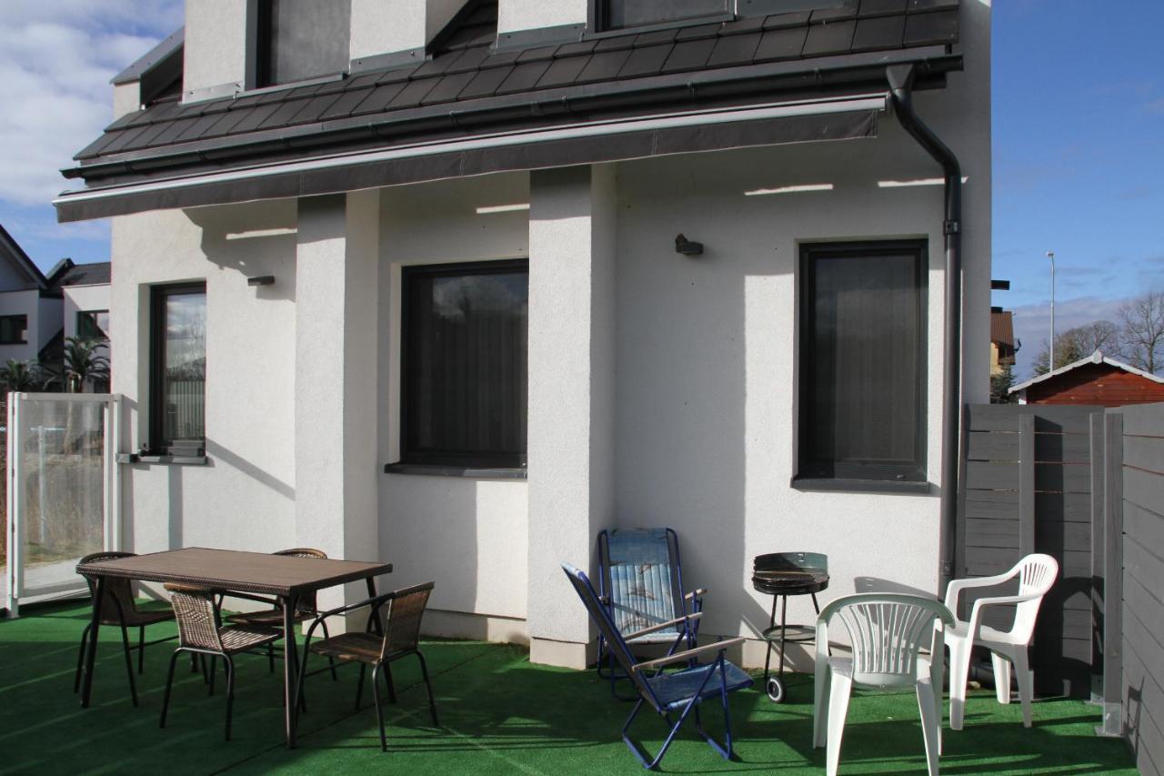 Dworek Leba I Domki Ranczo Itrich Łeba Exterior foto