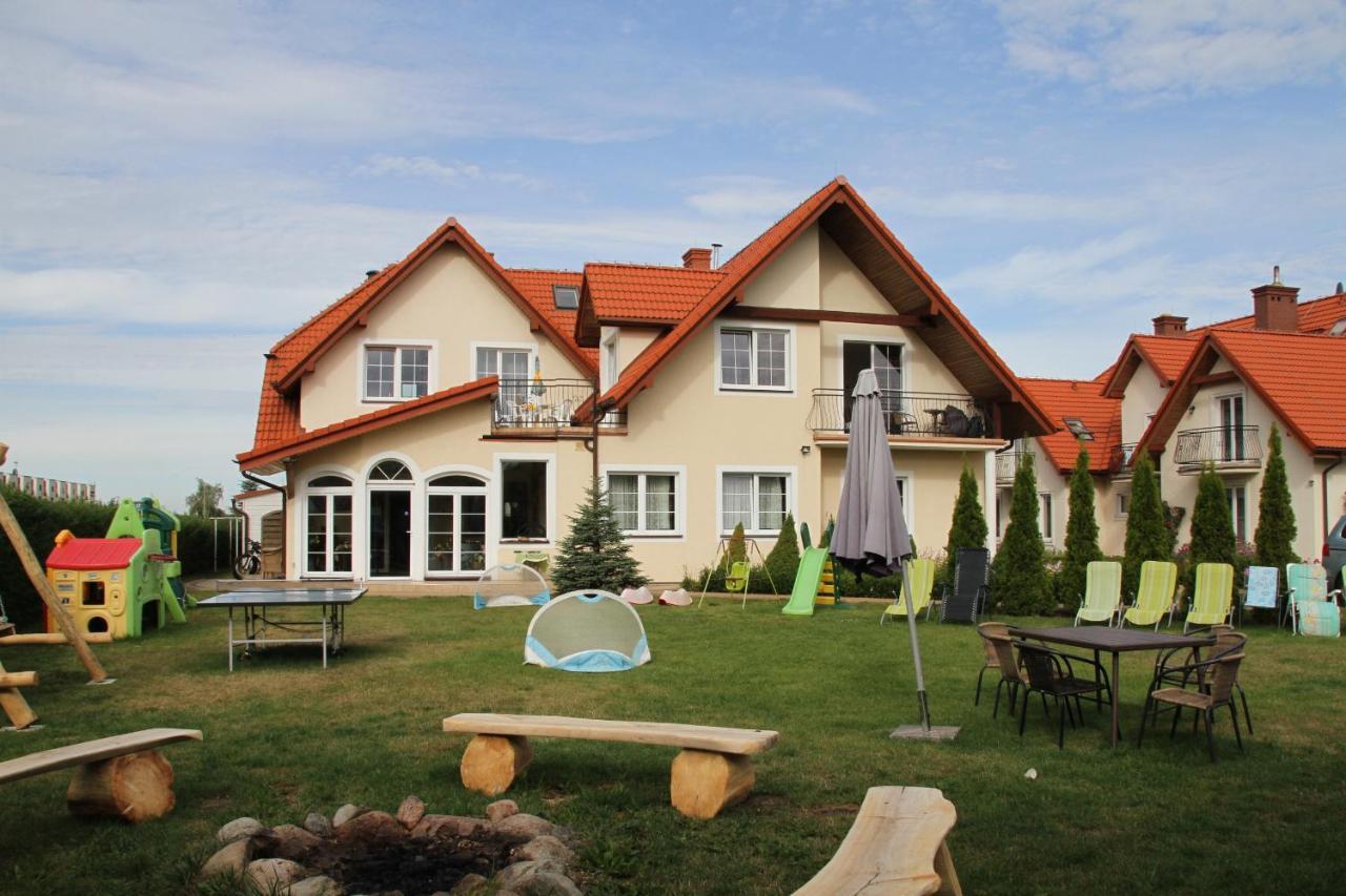 Dworek Leba I Domki Ranczo Itrich Łeba Exterior foto
